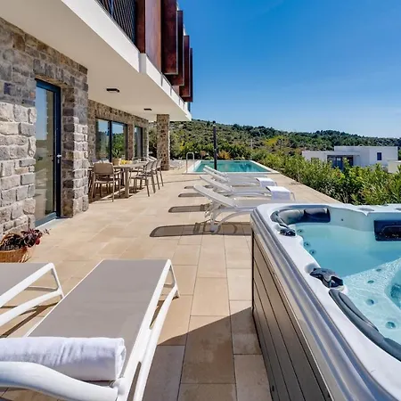 New! Seaview With Heated Pool, A Hot Tub, Finnish Sauna And Billiards