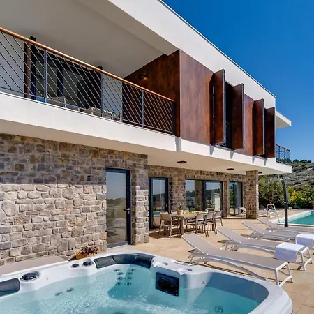 Villa New! Seaview With Heated Pool, A Hot Tub, Finnish Sauna And Billiards