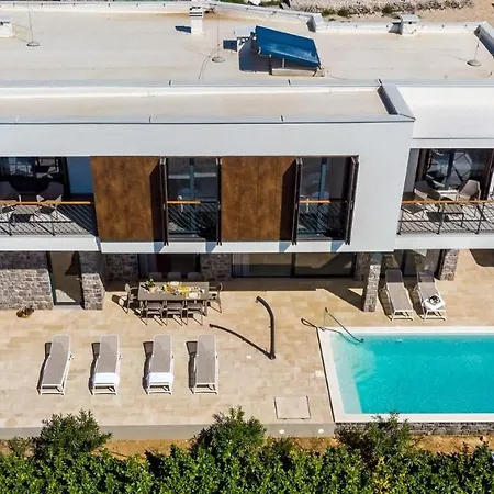 Seaview With Heated Pool, A Hot Tub, Finnish Sauna And Billiards