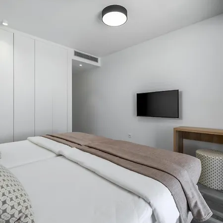 Seaview With Heated Pool, A Hot Tub, Finnish Sauna And Billiards *