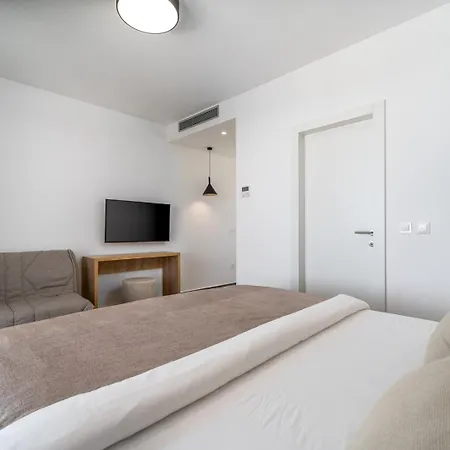 Willa Seaview With Heated Pool, A Hot Tub, Finnish Sauna And Billiards Dolac