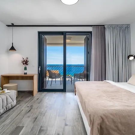 Seaview With Heated Pool, A Hot Tub, Finnish Sauna And Billiards Dolac