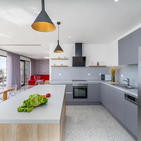 Seaview With Heated Pool, A Hot Tub, Finnish Sauna And Billiards * Dolac