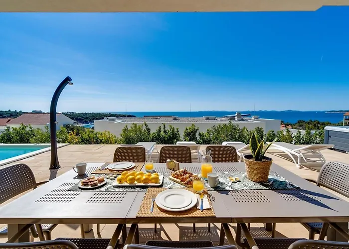 Seaview With Heated Pool, A Hot Tub, Finnish Sauna And Billiards