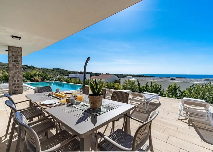 ヴィラ Seaview With Heated Pool, A Hot Tub, Finnish Sauna And Billiards *