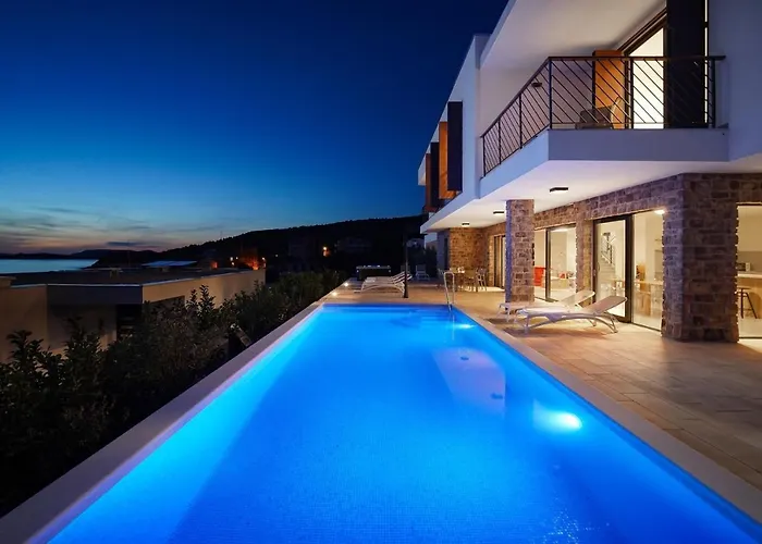 Seaview With Heated Pool, A Hot Tub, Finnish Sauna And Billiards Villa *