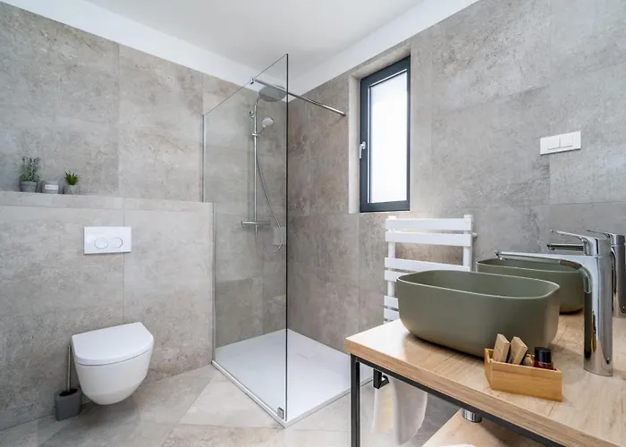 Seaview With Heated Pool, A Hot Tub, Finnish Sauna And Billiards Dolac