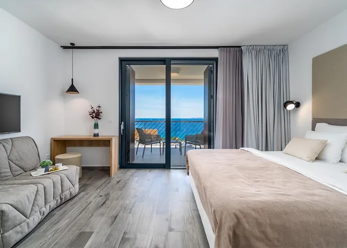 Seaview With Heated Pool, A Hot Tub, Finnish Sauna And Billiards Dolac