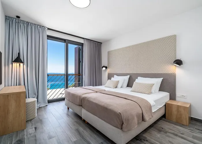 Seaview With Heated Pool, A Hot Tub, Finnish Sauna And Billiards Villa