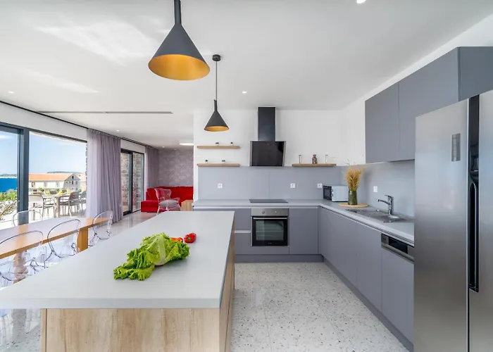 Seaview With Heated Pool, A Hot Tub, Finnish Sauna And Billiards * Dolac