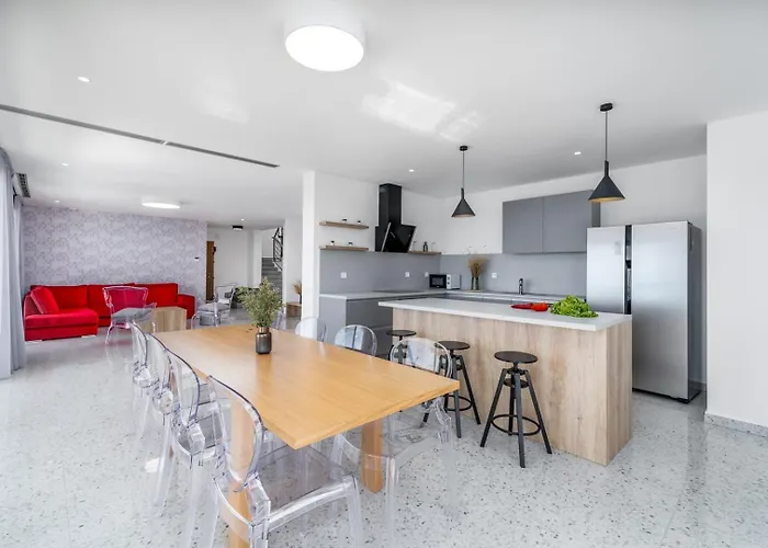 Seaview With Heated Pool, A Hot Tub, Finnish Sauna And Billiards ヴィラ Dolac