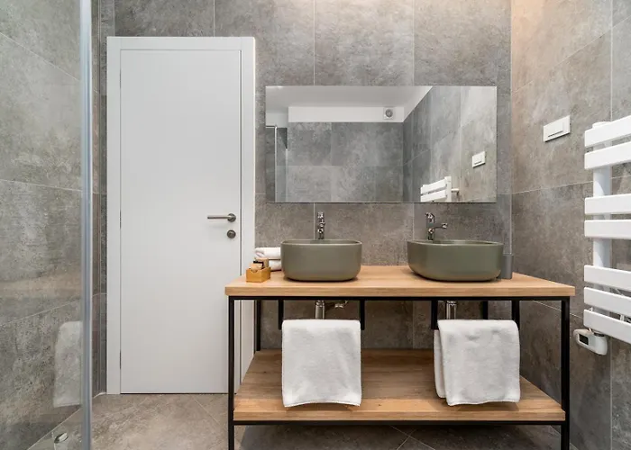 Seaview With Heated Pool, A Hot Tub, Finnish Sauna And Billiards Dolac